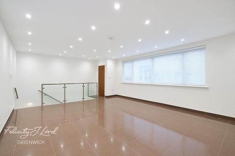2 bedroom maisonette to rent, Haddo Street, London