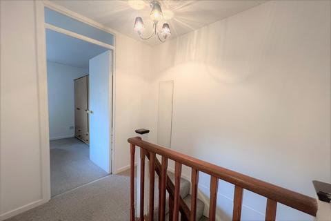 2 bedroom terraced house to rent, Kingslea, Horsham, RH13