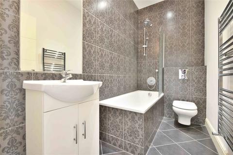 3 bedroom flat to rent, Fordwych Road, Cricklewood, London, NW2