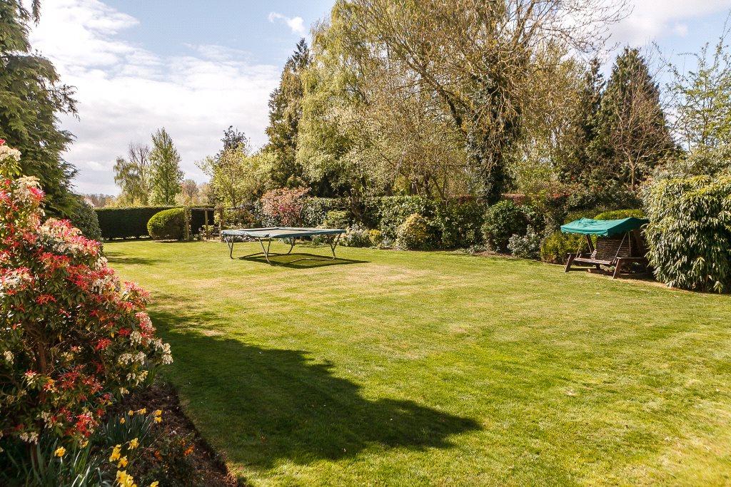 Redbourn Lane, Harpenden, Hertfordshire 5 bed detached house £1,895,000