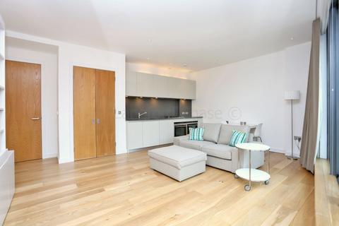 Studio to rent, Bear Pit Apartments, New Globe Walk, London, SE1