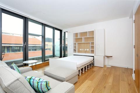Studio to rent, Bear Pit Apartments, New Globe Walk, London, SE1