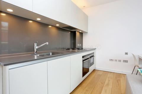 Studio to rent, Bear Pit Apartments, New Globe Walk, London, SE1