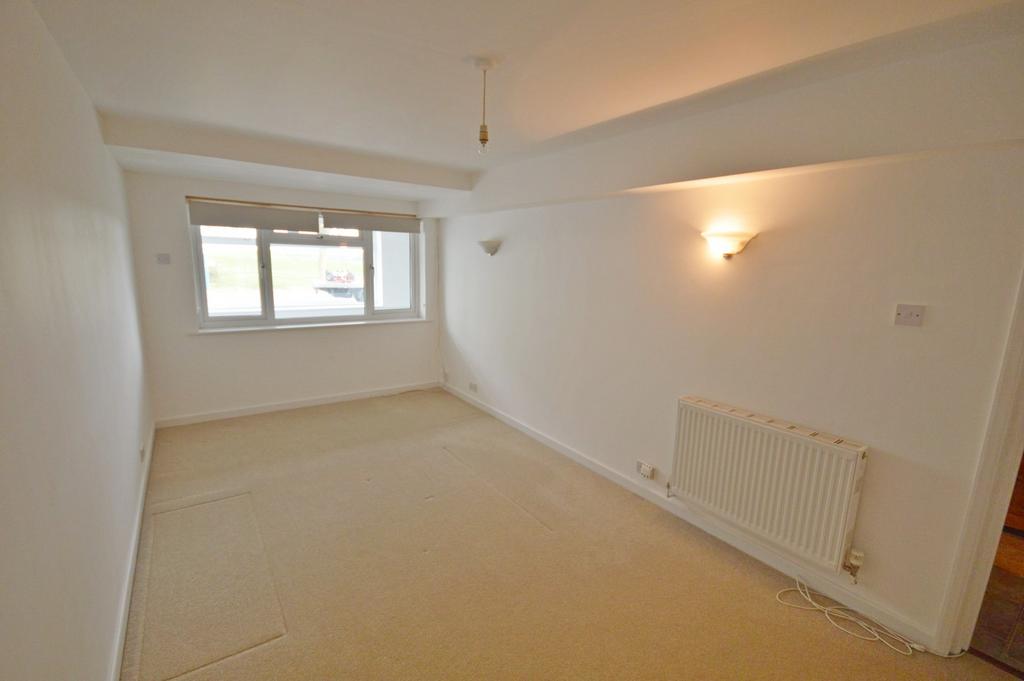 Downstairs bedroom H
