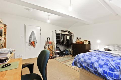 1 bedroom flat to rent, Deptford High Street, London, SE8