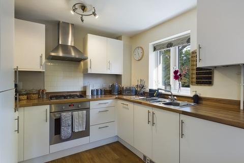 2 bedroom apartment to rent, Orchard Close, Burgess Hill