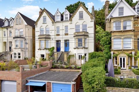 1 bedroom apartment to rent, 90 Peperharow Road, Godalming GU7