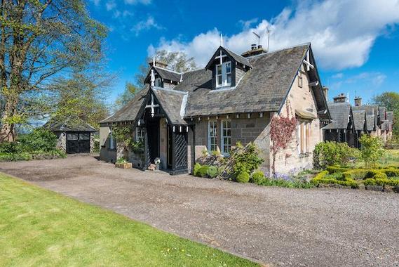 1 Moss Cottage Dunmore Falkirk Stirlingshire Fk2 2 Bed End Of
