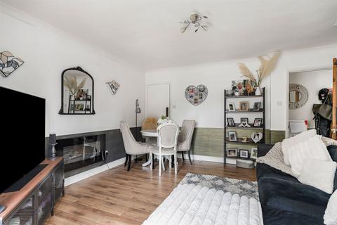 2 bedroom house for sale, Peterley Court, Lane End