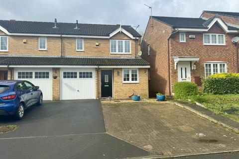 3 bedroom semi-detached house to rent, Royal Drive Fulwood PR2 3AX