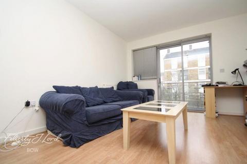 1 bedroom flat to rent, Violet Road, London