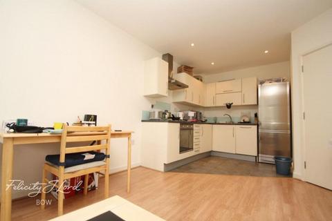 1 bedroom flat to rent, Violet Road, London