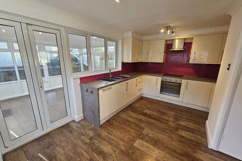 3 bedroom terraced house to rent, Moreton Park Road, Bideford