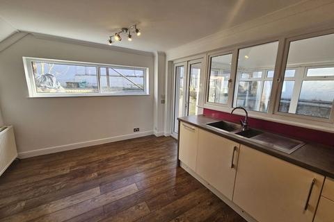 3 bedroom terraced house to rent, Moreton Park Road, Bideford