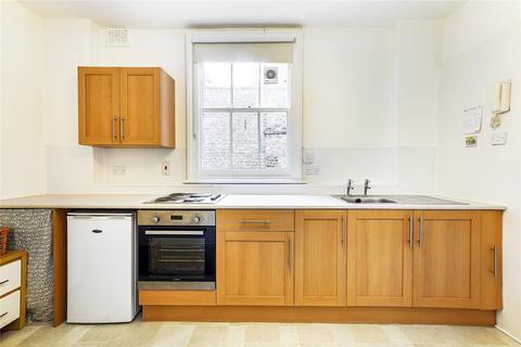 Studio to rent, Onslow Gardens, South Kensington, London, SW7