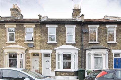 2 bedroom house to rent, Faringford Road, London, E15