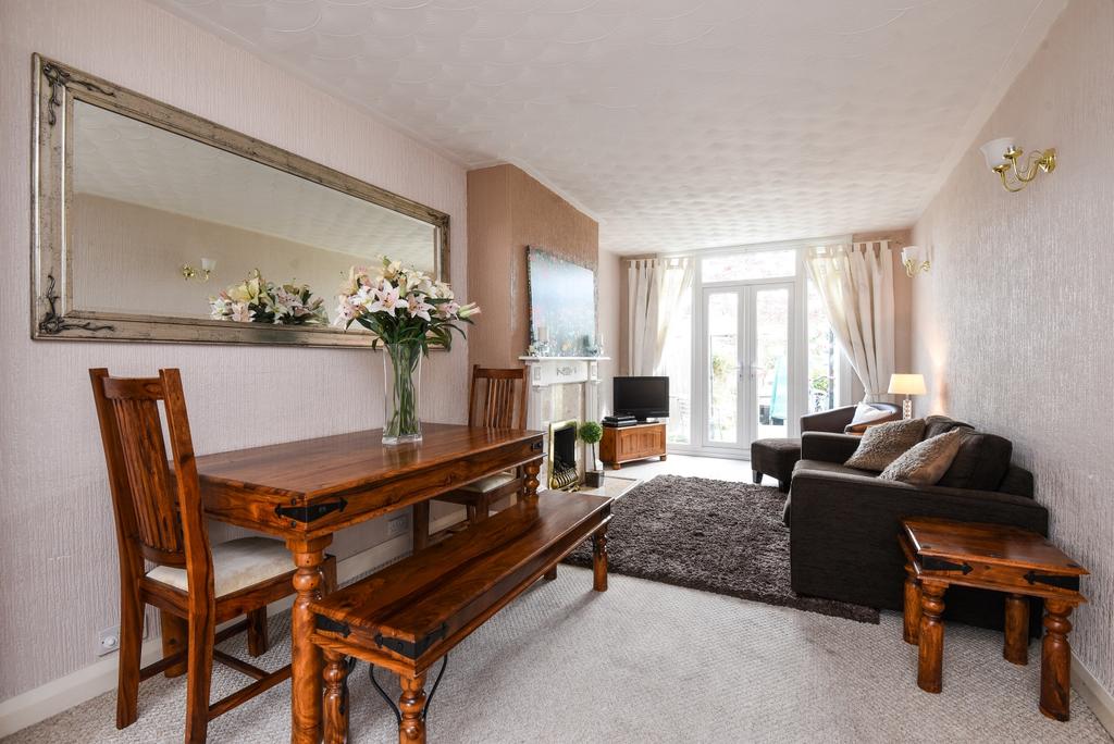 Three Bed Room House For Rent In Welling Three Bed Room House For Rent In Welling