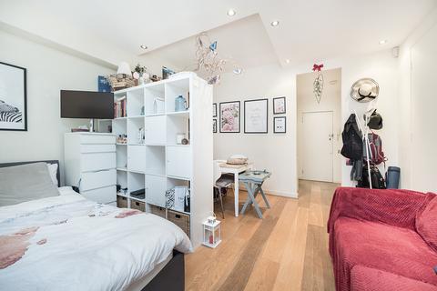 Studio to rent, Hallam Street, Fitzrovia W1W