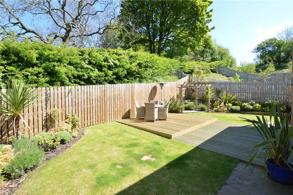 ... Close, Garforth, Leeds 5 bed detached house for sale - £479,995