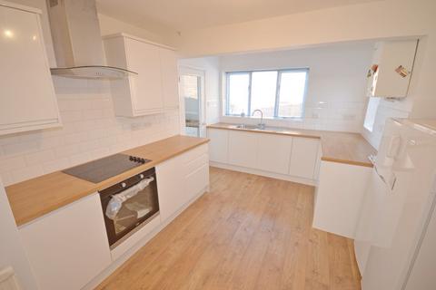 2 bedroom detached bungalow to rent, Park Crescent, Selsey, PO20