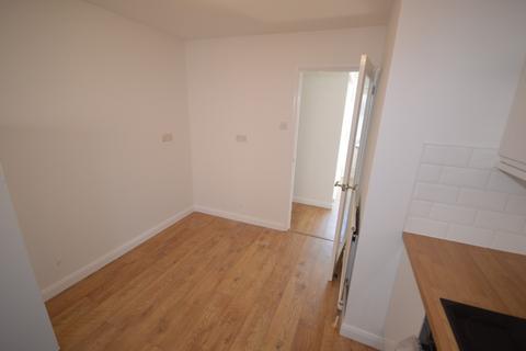2 bedroom detached bungalow to rent, Park Crescent, Selsey, PO20