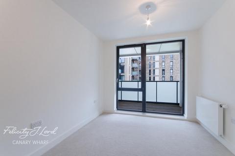 1 bedroom apartment to rent, New Village Avenue, London