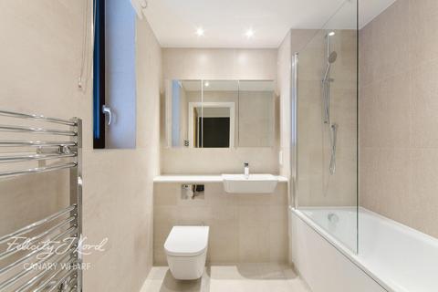 1 bedroom apartment to rent, New Village Avenue, London