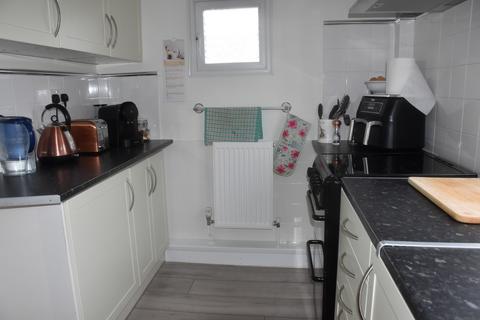 3 bedroom semi-detached house to rent, Norse Avenue, Stanningfield