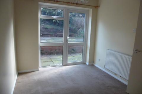 1 bedroom ground floor flat to rent, Falcon Close, Kidderminster, DY10