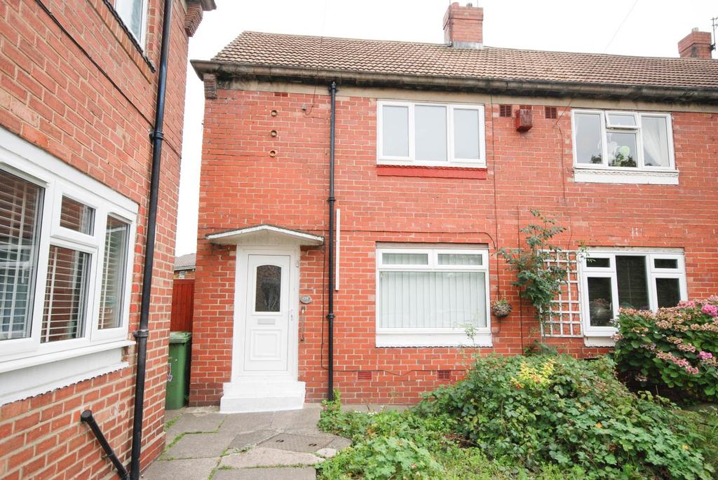 St Lukes Road, Pennywell 2 bed terraced house £450 pcm (£104 pw)