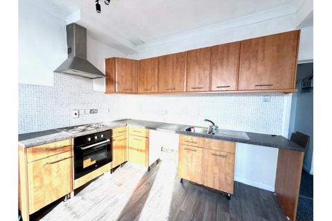 2 bedroom property to rent, Britannia Road , Westcliff-on-Sea, Essex