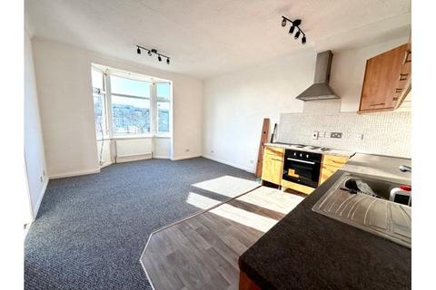 2 bedroom property to rent, Britannia Road , Westcliff-on-Sea, Essex