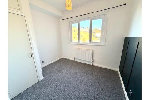 2 bedroom property to rent, Britannia Road , Westcliff-on-Sea, Essex