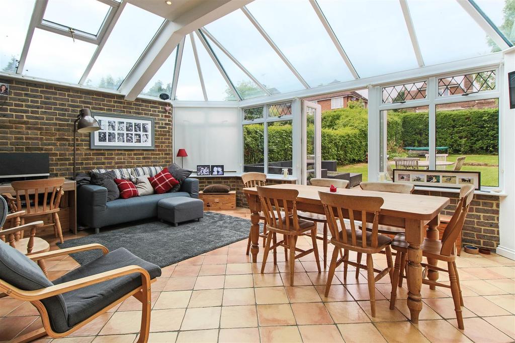 College Road, Haywards Heath 3 bed semidetached house £525,000