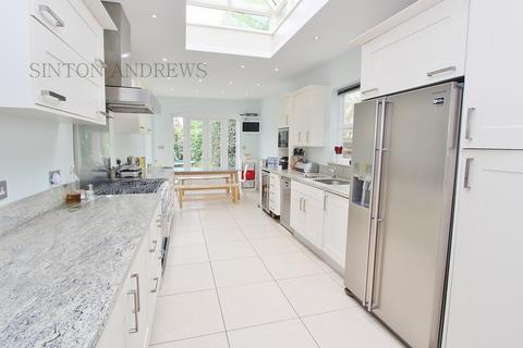 6 bedroom house to rent, Colebrooke Avenue, Ealing, W13