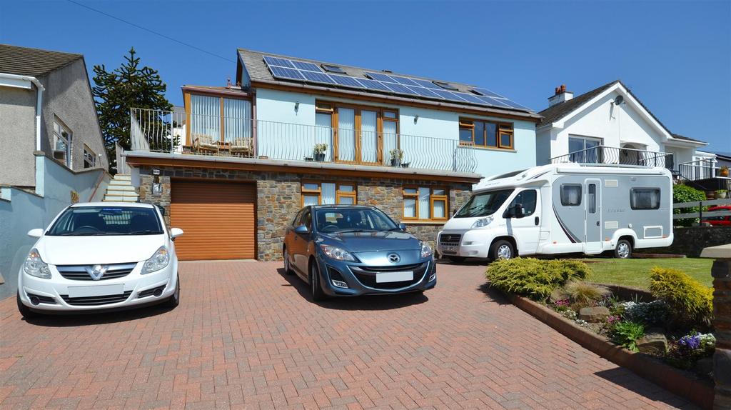 Neyland 3 bed detached house £317,000
