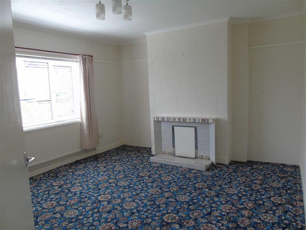Heol Elfed, Llwynhendy, Llanelli 3 bed semidetached house £79,995