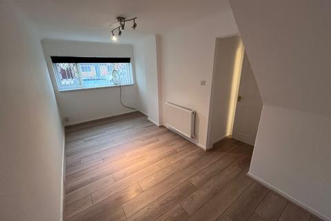 3 bedroom semi-detached house to rent, Clos Ty Gwyn, Gowerton, Swansea. SA4 3GF