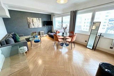 1 bedroom apartment to rent, Metropole Court, Kings Road, Brighton