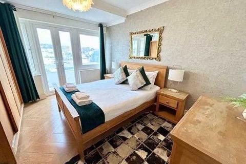 1 bedroom apartment to rent, Metropole Court, Kings Road, Brighton