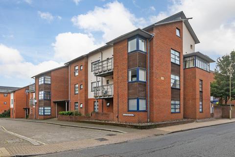 2 bedroom flat to rent, Silchester Place, Winchester, SO23
