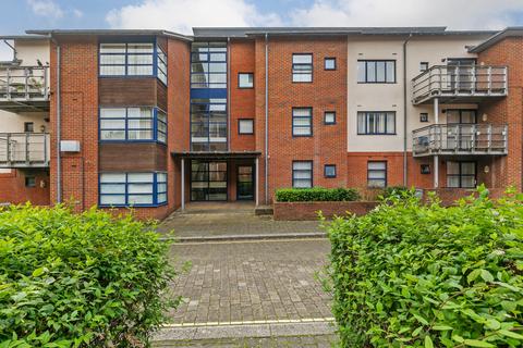 2 bedroom flat to rent, Silchester Place, Winchester, SO23