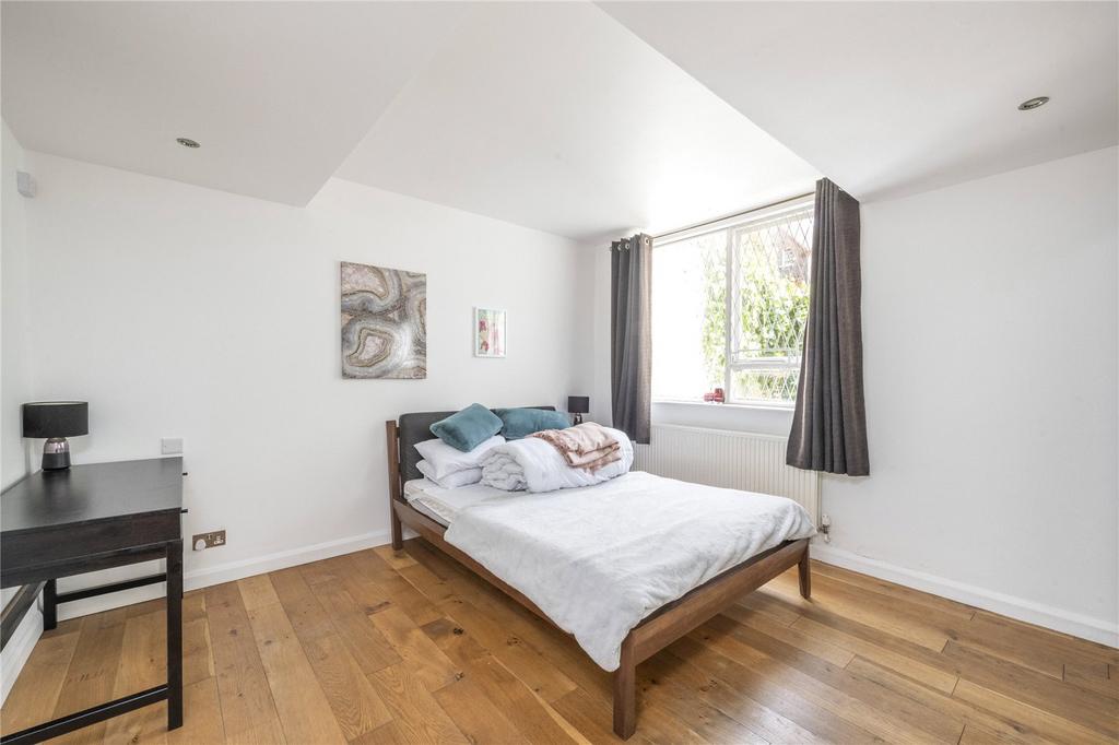 Apartment in London - View 3