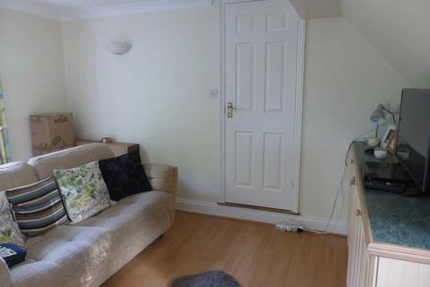 Apartment to rent, Farthings Hill, Horsham
