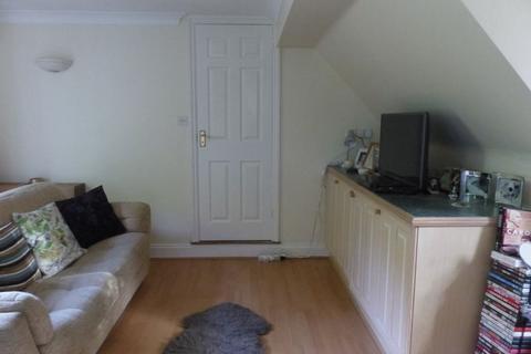 Apartment to rent, Farthings Hill, Horsham