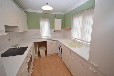 2 bedroom semi-detached house to rent, Kings Road, Burnham-on-Crouch