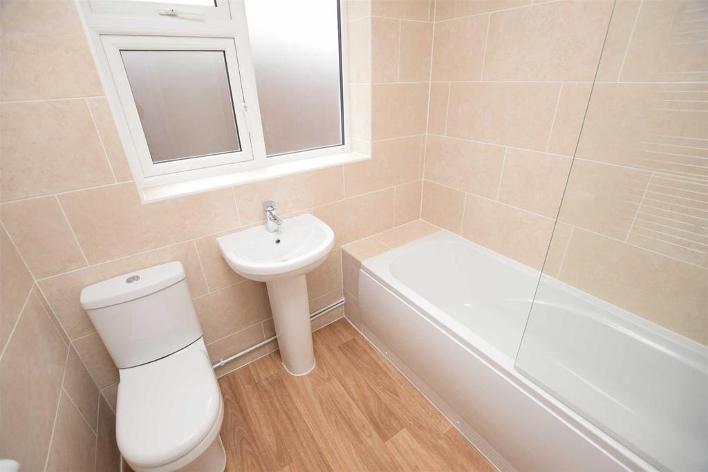 Highlands Drive, Maldon 3 bed bungalow £1,100 pcm (£254 pw)