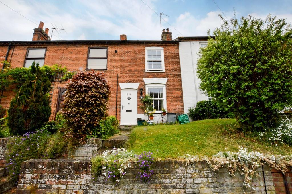 Waterside, Chesham, HP5 2 bed cottage £329,950