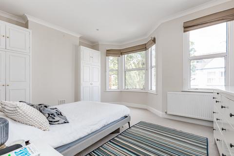 5 bedroom terraced house to rent, Rowallan Road, Fulham, London