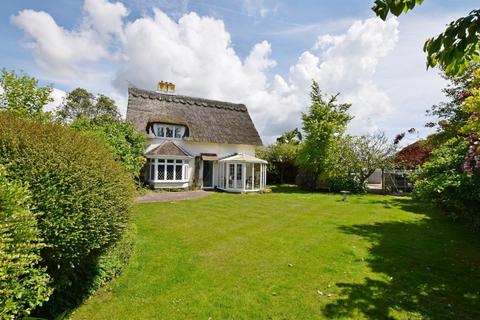 2 bedroom detached house to rent, Aldwick Bay Estate, Bognor Regis, PO21